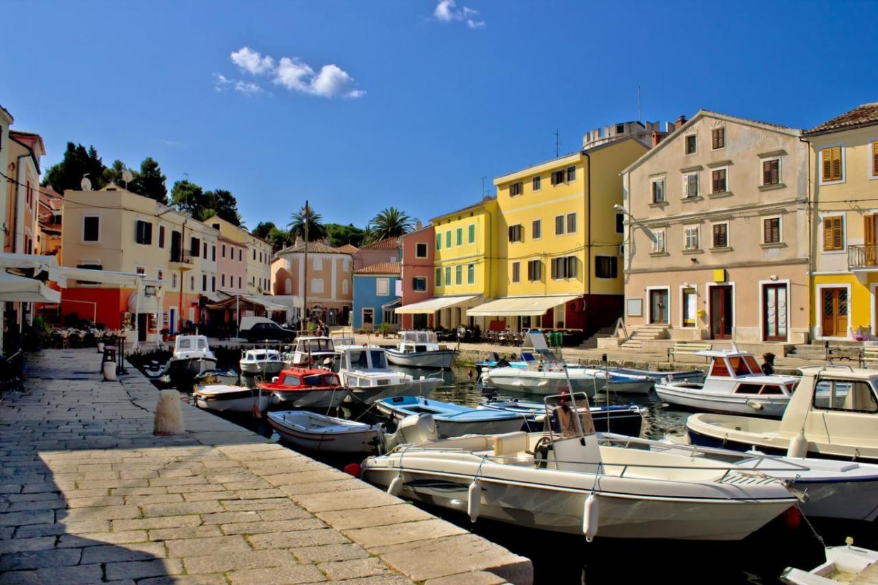 Apartments Mali Lošinj Kültér fotó
